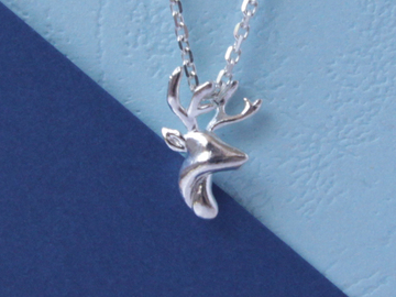  : tiny silver deer head  pendant(Silver chain included)