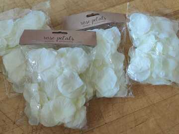 Myydään (Yksityinen): Valkoiset ruusun terälehdet, 4 pussia