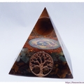 Vente au détail: Orgonite pyramide "planète brune"