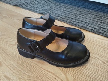 Selling with online payment: Mary Janes- Black