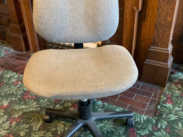 Selling with online payment: Desk Chair 1