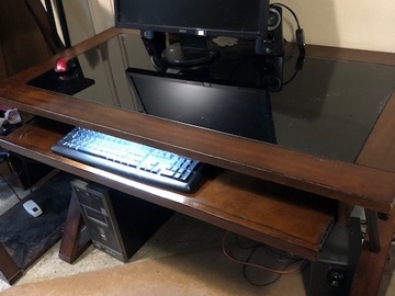 Selling with online payment: Desk with built in keyboard light