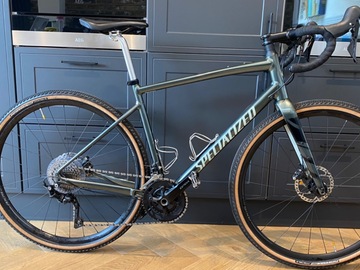 Hiring Out (per day): Specialized Diverge gravel bike 56cm