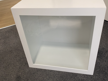 Selling: White Wishing Well 