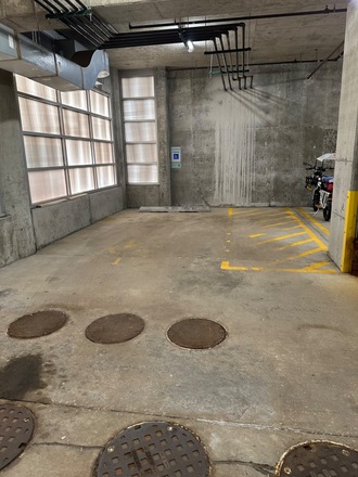 Chicago IL, Premium Monthly Garage Spot in River North
