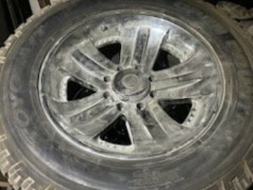 Selling with online payment: Hummer - Rims and Tires Set