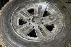 Selling with online payment: Hummer - Rims and Tires Set