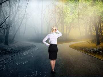 Selling: At a crossroads? Special Offer: Clarity defining Spell & Reading!