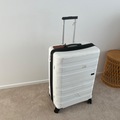 Renting out with online payment: White Suitcase - Large