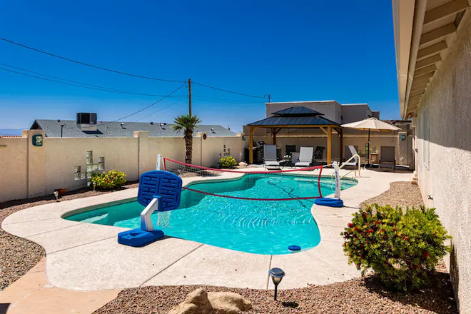 Sunset Paradise | Pool | BBQ | Smart TV | Sleeps10