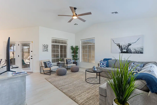 Sunset Paradise | Pool | BBQ | Smart TV | Sleeps10