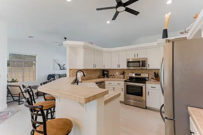 Sunset Paradise | Pool | BBQ | Smart TV | Sleeps10