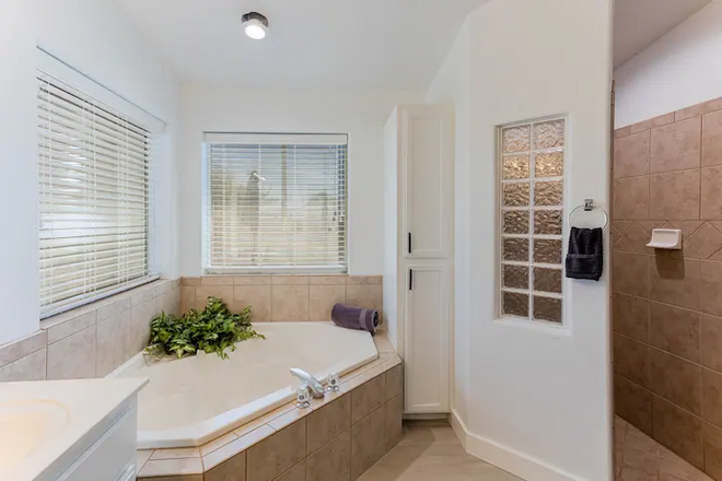 Sunset Paradise | Pool | BBQ | Smart TV | Sleeps10