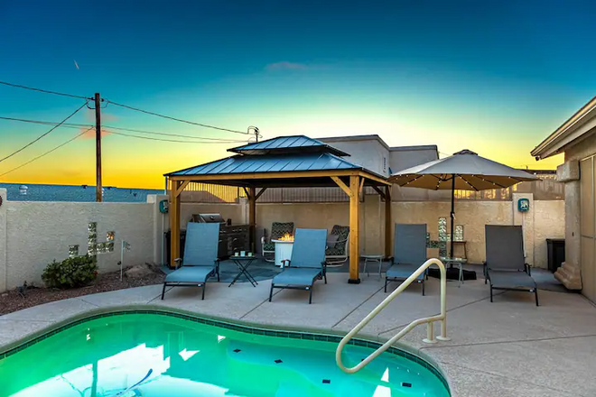 Sunset Paradise | Pool | BBQ | Smart TV | Sleeps10