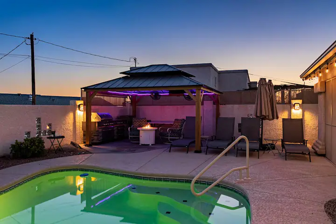 Sunset Paradise | Pool | BBQ | Smart TV | Sleeps10
