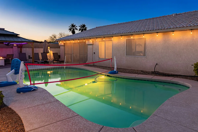 Sunset Paradise | Pool | BBQ | Smart TV | Sleeps10