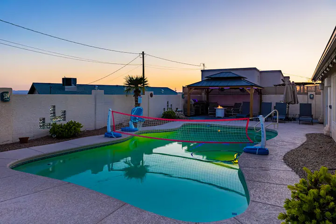 Sunset Paradise | Pool | BBQ | Smart TV | Sleeps10