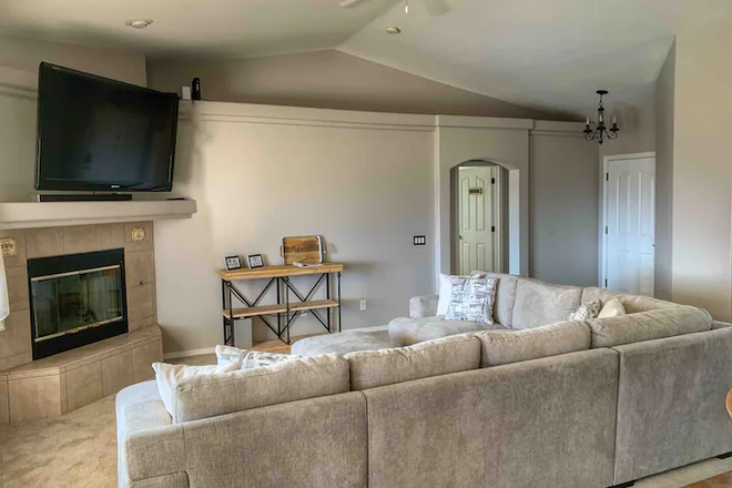 Lake Escape - Pool | Spa | LakeView | Pet Friendly
