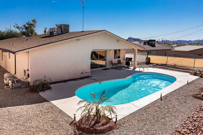 Relax&Unwind | Pool | Nintendo | Horseshoe | Cozy