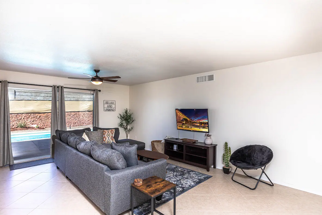 Relax&Unwind | Pool | Nintendo | Horseshoe | Cozy
