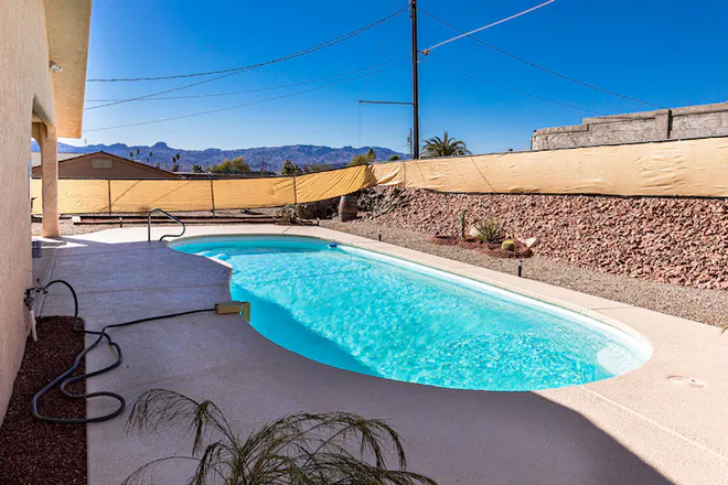 Relax&Unwind | Pool | Nintendo | Horseshoe | Cozy