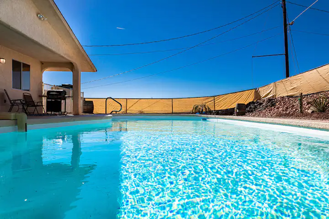 Relax&Unwind | Pool | Nintendo | Horseshoe | Cozy