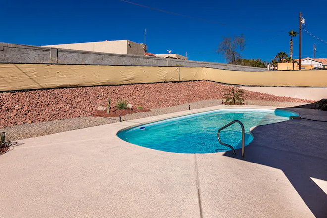 Relax&Unwind | Pool | Nintendo | Horseshoe | Cozy