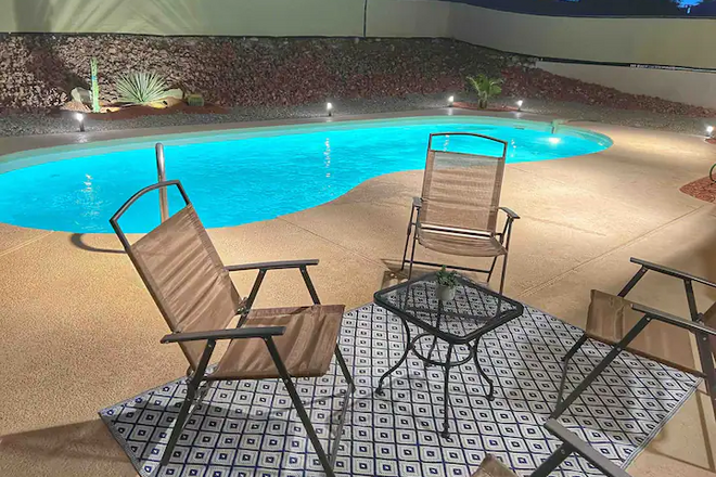 Relax&Unwind | Pool | Nintendo | Horseshoe | Cozy