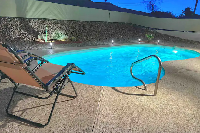 Relax&Unwind | Pool | Nintendo | Horseshoe | Cozy