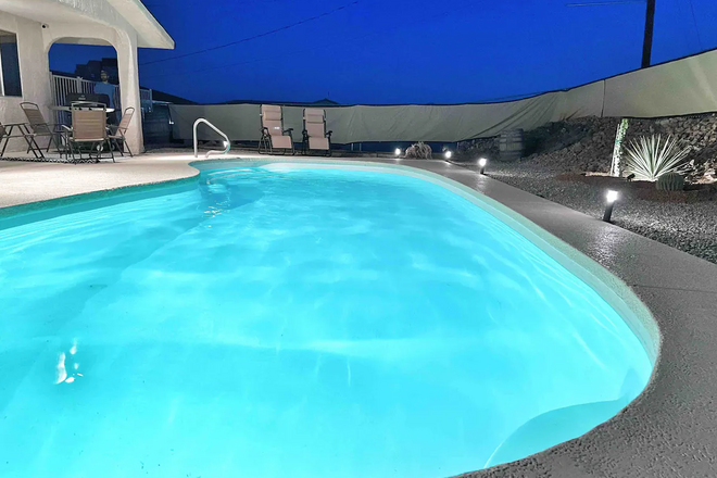Relax&Unwind | Pool | Nintendo | Horseshoe | Cozy
