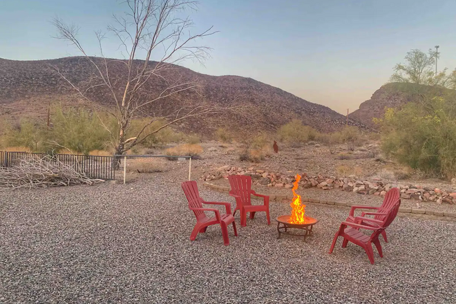 Desert Backdrop | Trail Access | Pets | Fire pit