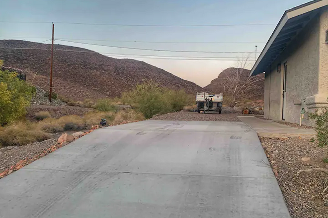 Desert Backdrop | Trail Access | Pets | Fire pit