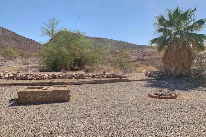 Desert Backdrop | Trail Access | Pets | Fire pit