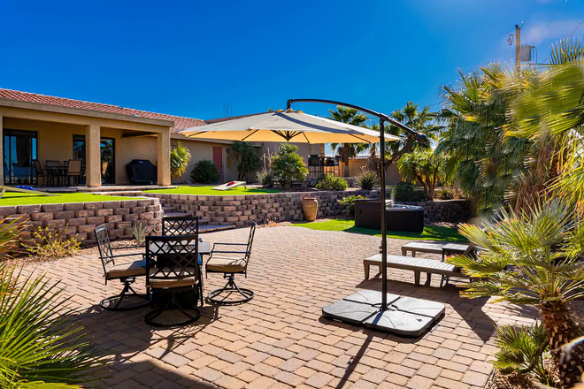 You Can Find Me At The Lake | Firepit | BBQ | Spa