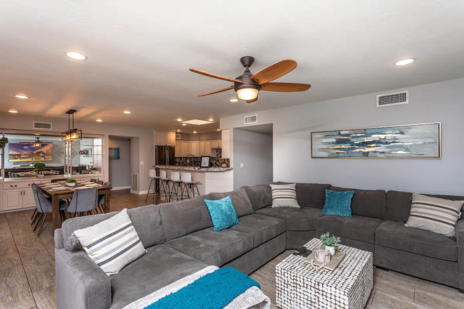 HavaSunny Stay - Pool | Spa | Game Room | Fire Pit