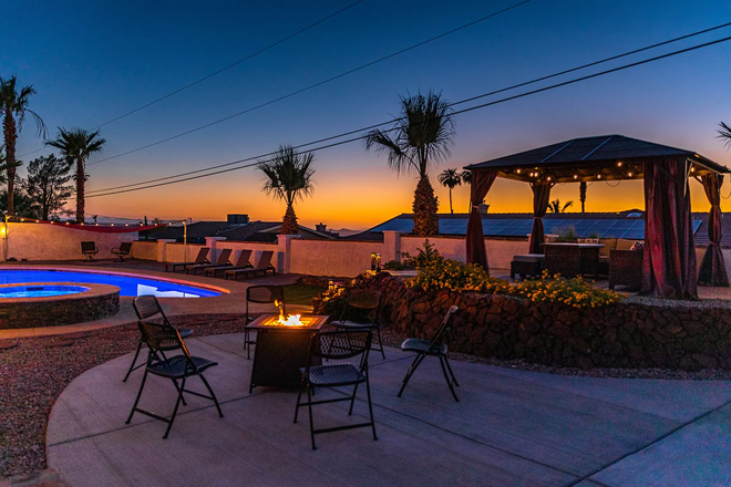 HavaSunny Stay - Pool | Spa | Game Room | Fire Pit