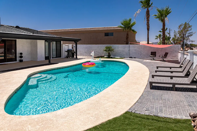 HavaSunny Stay - Pool | Spa | Game Room | Fire Pit