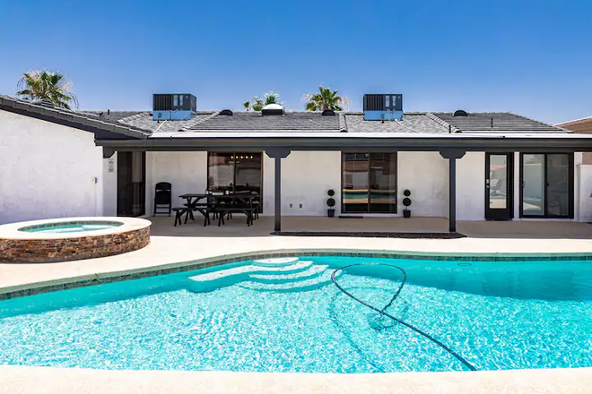HavaSunny Stay - Pool | Spa | Game Room | Fire Pit