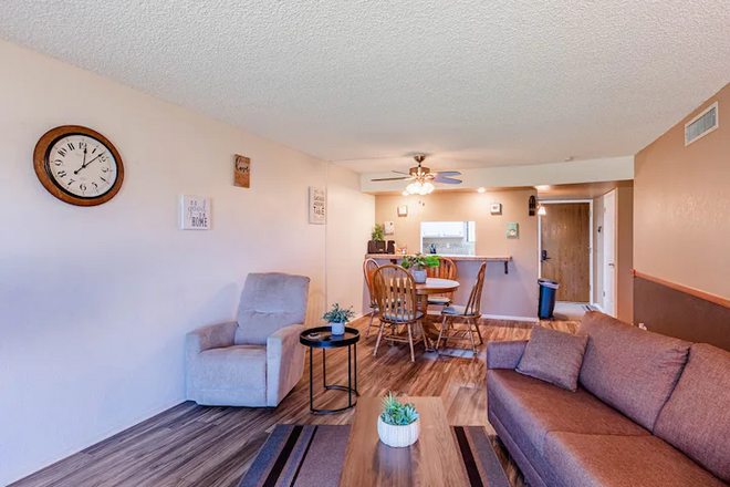 Long Stays | Lake Views | Pool | Spa | Central