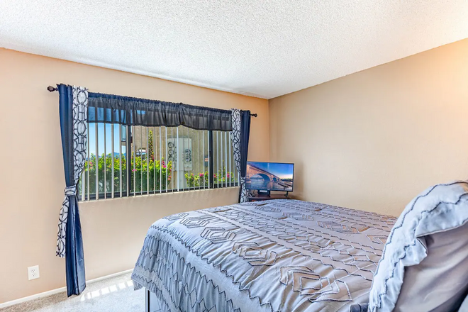 Long Stays | Lake Views | Pool | Spa | Central