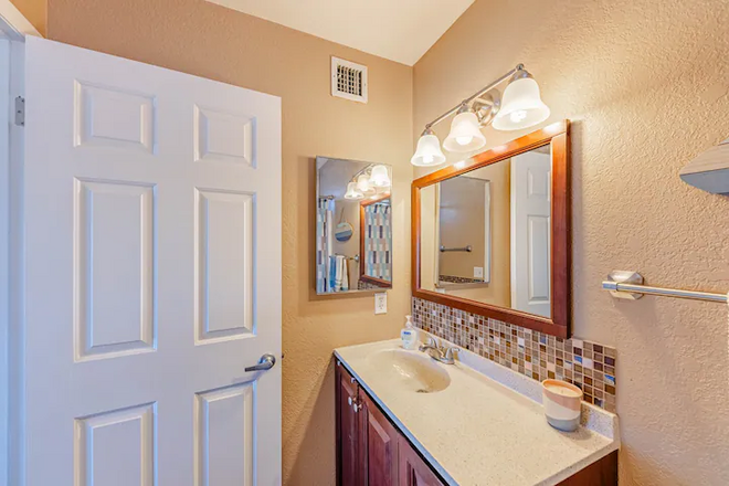 Long Stays | Lake Views | Pool | Spa | Central