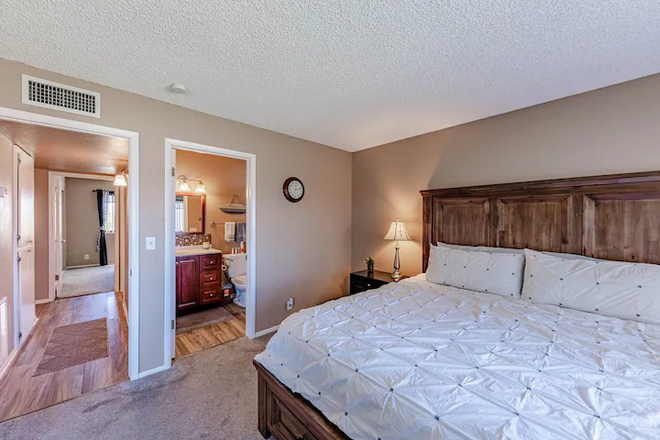 Long Stays | Lake Views | Pool | Spa | Central