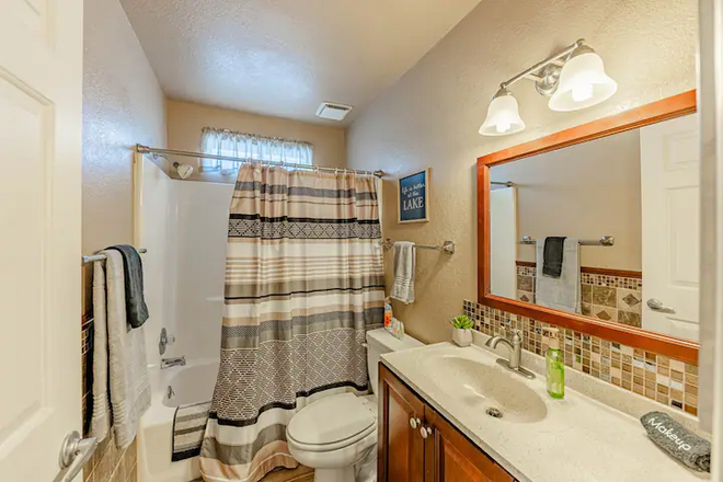 Long Stays | Lake Views | Pool | Spa | Central