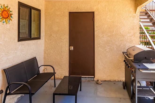 Long Stays | Lake Views | Pool | Spa | Central