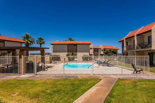 Long Stays | Lake Views | Pool | Spa | Central