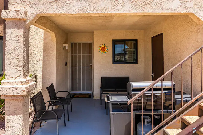 Long Stays | Lake Views | Pool | Spa | Central