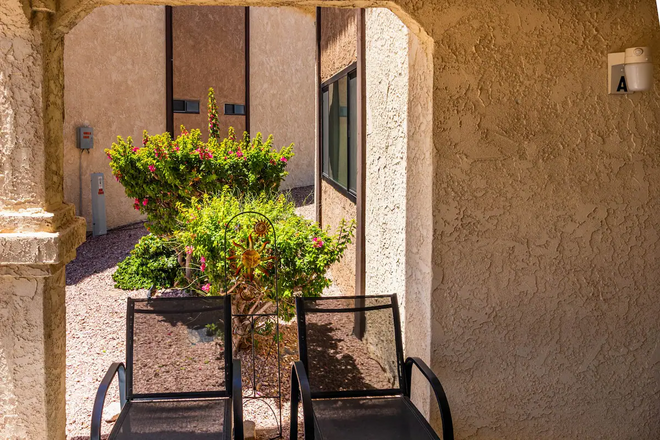 Long Stays | Lake Views | Pool | Spa | Central