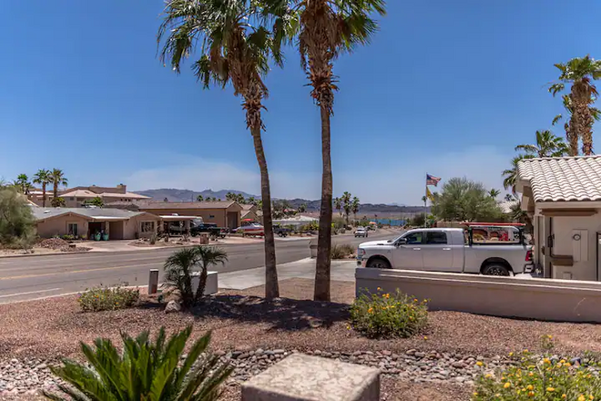 Luxury Home - Pool | Spa | 3BRM | Minutes To Lake