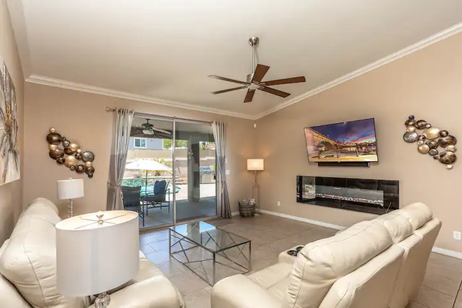 Luxury Home - Pool | Spa | 3BRM | Minutes To Lake