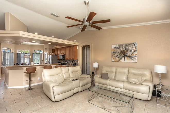 Luxury Home - Pool | Spa | 3BRM | Minutes To Lake